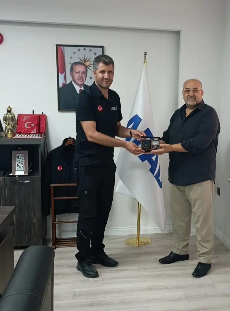 ÖZTÜRK’TEN AKMAN’A HAYIRLI OLSUN ZİYARETİ! 