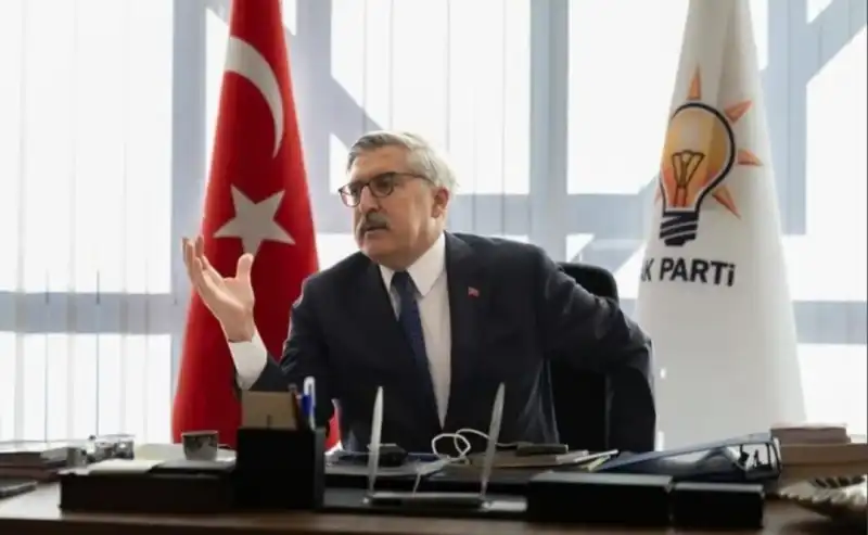 HÜSEYİN YAYMAN’DAN ÖZGÜR ÖZEL’E SERT ELEŞTİRİ!