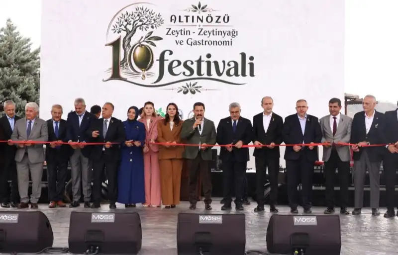 10. ALTINÖZÜ ZEYTİN, ZEYTİNYAĞI VE GASTRONOMİ FESTİVALİNDE UNUTULMAZ ANLAR YAŞANDI! 