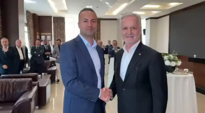 BAŞKANLIK BİR OY FARKLA EL DEĞİŞTİ!