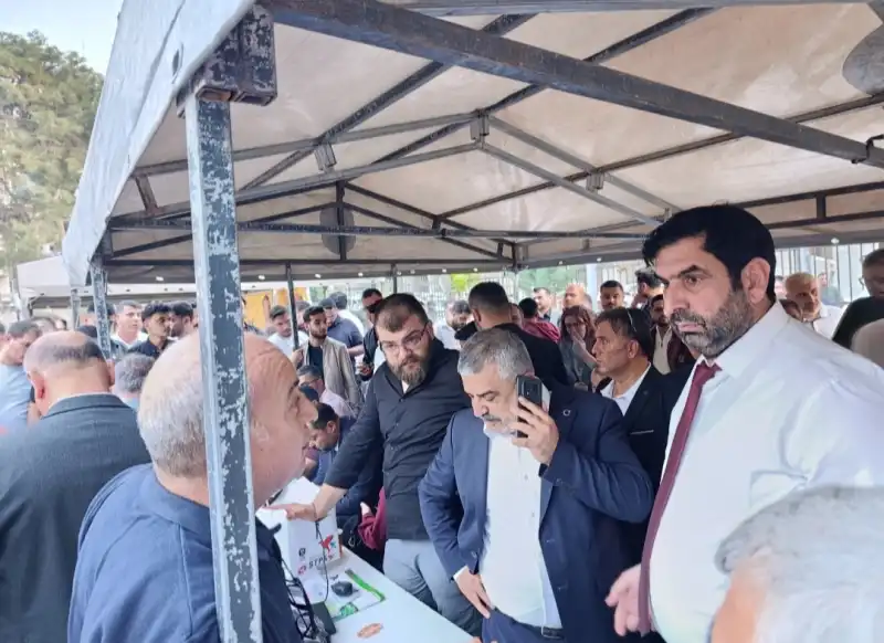 HİKMET ÇİNÇİN BİR KEZ DAHA İPİ GÖĞÜSLEDİ!