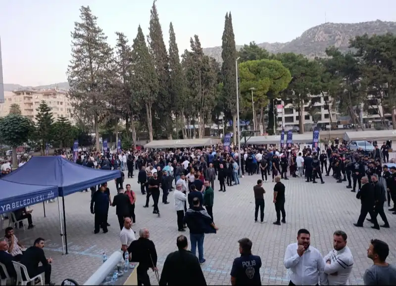 HİKMET ÇİNÇİN BİR KEZ DAHA İPİ GÖĞÜSLEDİ!