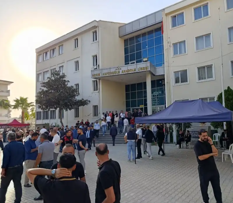 HİKMET ÇİNÇİN BİR KEZ DAHA İPİ GÖĞÜSLEDİ!