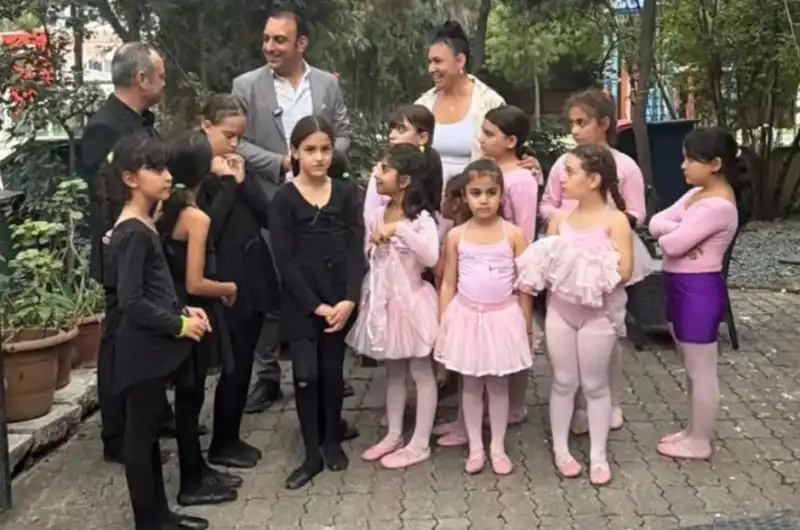 DEFNE BELEDİYESİ SANAT ALANINDA YETENEKLİ GENÇLERİN EĞİTİMİNE...