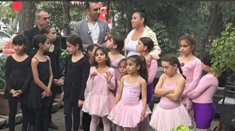 DEFNE BELEDİYESİ SANAT ALANINDA YETENEKLİ GENÇLERİN EĞİTİMİNE...