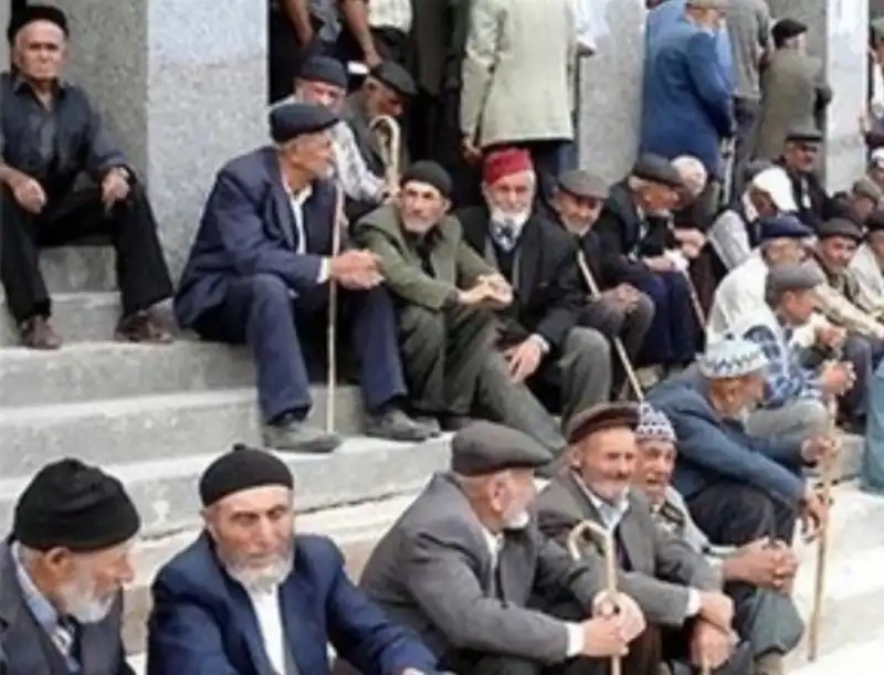 EN DÜŞÜK EMEKLİ MAAŞI ASGARİ ÜCRETE SABİTLENSİN!