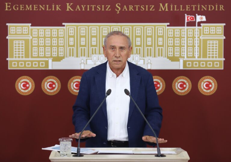 SINAVLAR GENÇLERİMİZİN GELECEĞİNİ ÇALMAYA DEVAM EDİYOR!