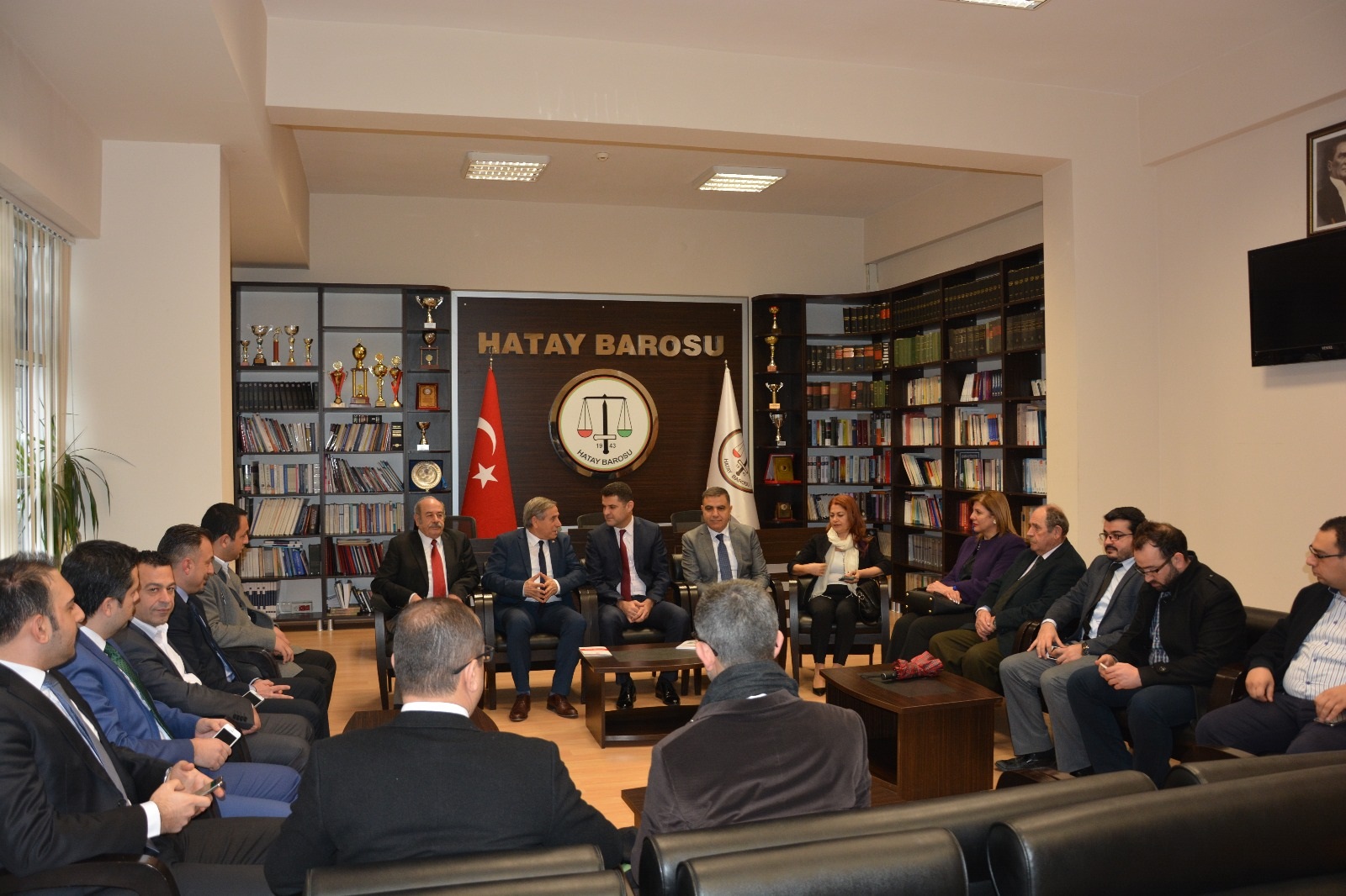 CHP'LİLER ANAYASA DEĞİŞİKLİK PAKETİNİ BAROYA SORDU!