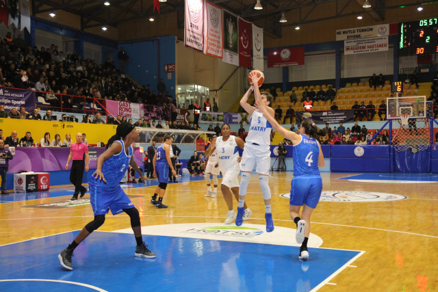 MELEKLER RAKİP TANIMIYOR!